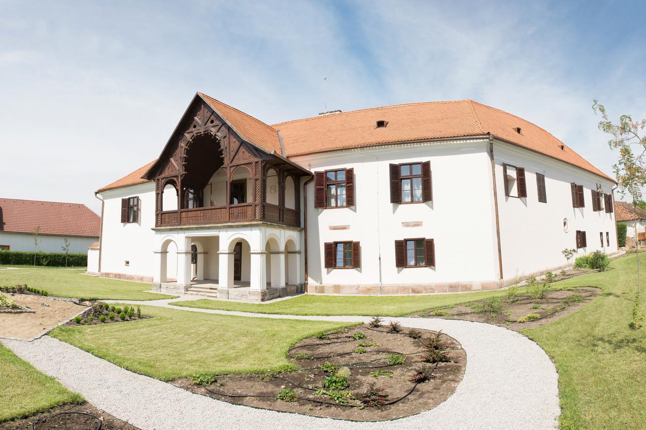 Castle Hotel Daniel Baraolt Buitenkant foto