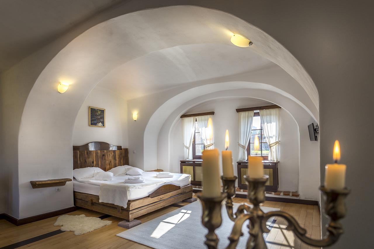 Castle Hotel Daniel Baraolt Buitenkant foto