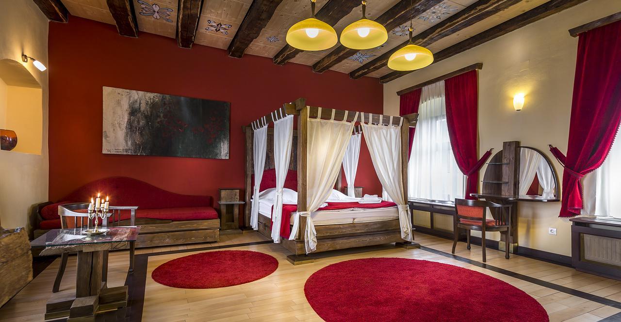 Castle Hotel Daniel Baraolt Buitenkant foto