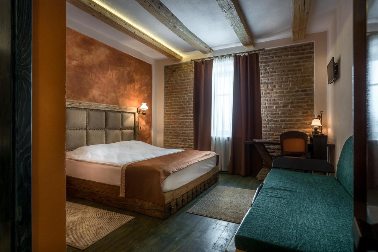 Castle Hotel Daniel Baraolt Buitenkant foto